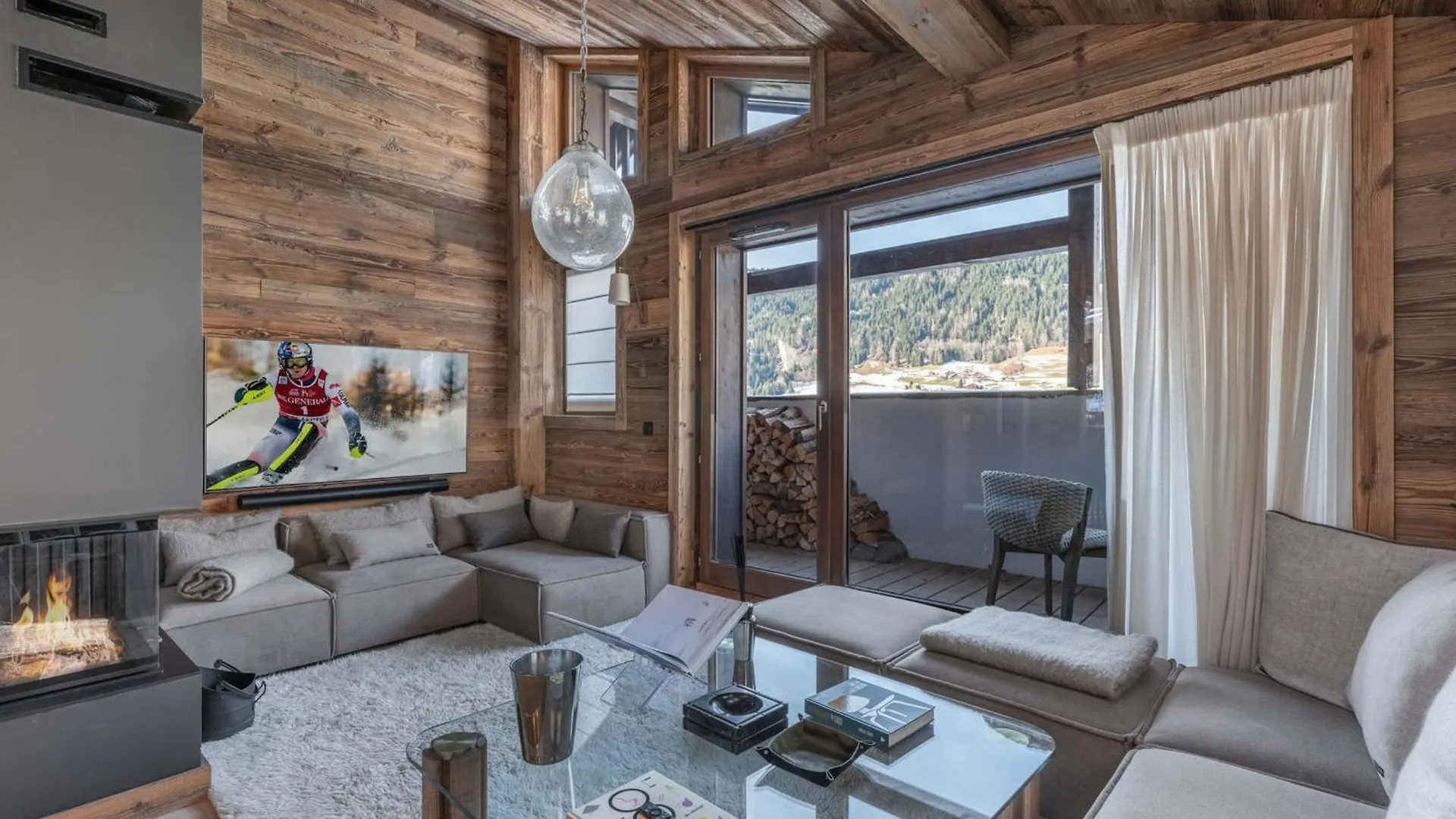Chalet A Megeve Avec Wellness: 6 Adultes, 4 Enfants, Ascenseur, Terrasse, Cheminee, Acces Sauna/Piscine - Fr-1-569-56